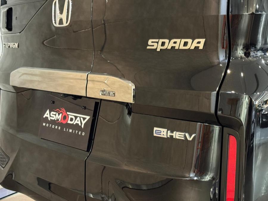 Stepwgn e:HEV EX Black Style - Image 11